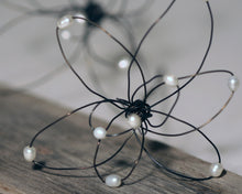 Ladda upp bild till gallerivisning, BLOOM No.1 - Corsage / Hårsmycke - Urberg Design