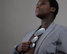 Ladda upp bild till gallerivisning, CRADLE Samman - Halssmycke