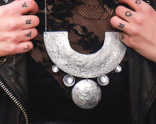 Ladda upp bild till gallerivisning, FAMO - Halssmycke