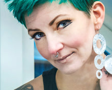 Ladda upp bild till gallerivisning, SAMMAN - Örhänge