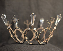 Ladda upp bild till gallerivisning, VID No.1 - Brudkrona - Skapas på beställning - Urberg Design